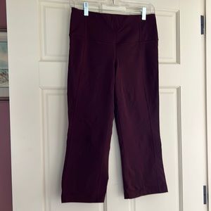 Lulu lemon berry capri style size 8
